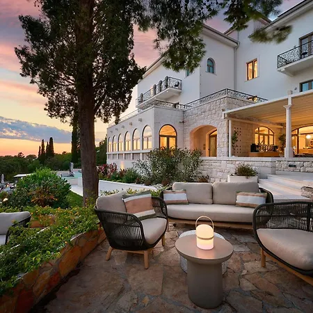 Moeesy, Blue & Oasis Hotel 5*
