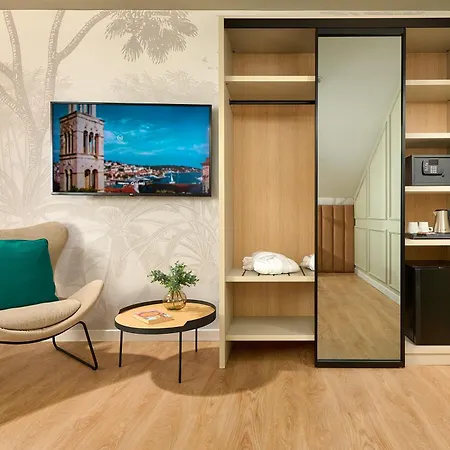 Moeesy, Blue & Oasis Hotel 5*