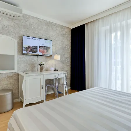 Moeesy, Blue & Oasis - Adults Only Hotel