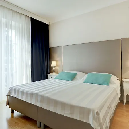 Moeesy, Blue & Oasis - Adults Only Hotel