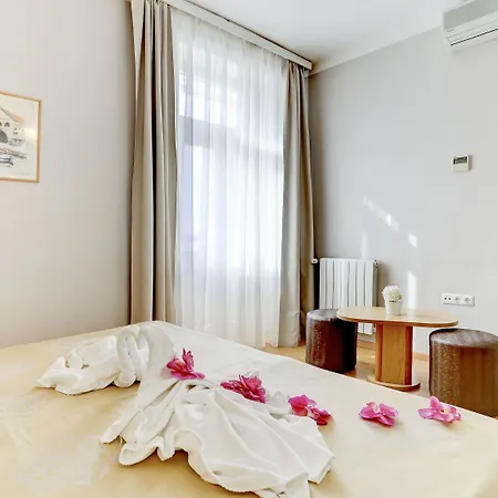 Moeesy, Blue & Oasis - Adults Only Hotel