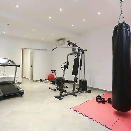 Moeesy, Blue & Oasis - Adults Only 5*