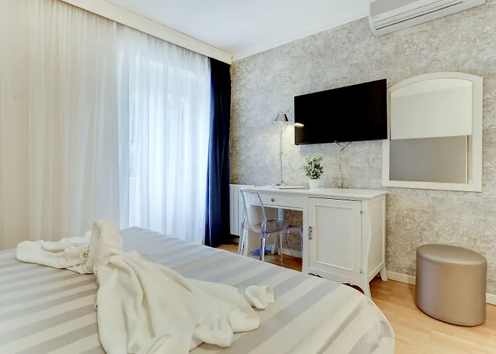 Moeesy, Blue & Oasis - Adults Only 5* フヴァル