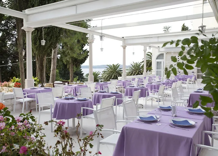 Moeesy, Blue & Oasis - Adults Only ホテル