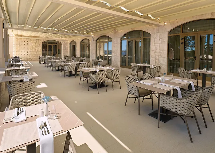 ホテル Moeesy, Blue & Oasis - Adults Only フヴァル